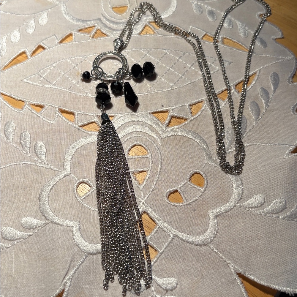 033)Long chain with pendant